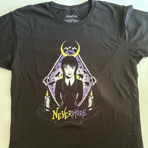 Wednesday T-Shirt 🦇 - Picture 8 of 9